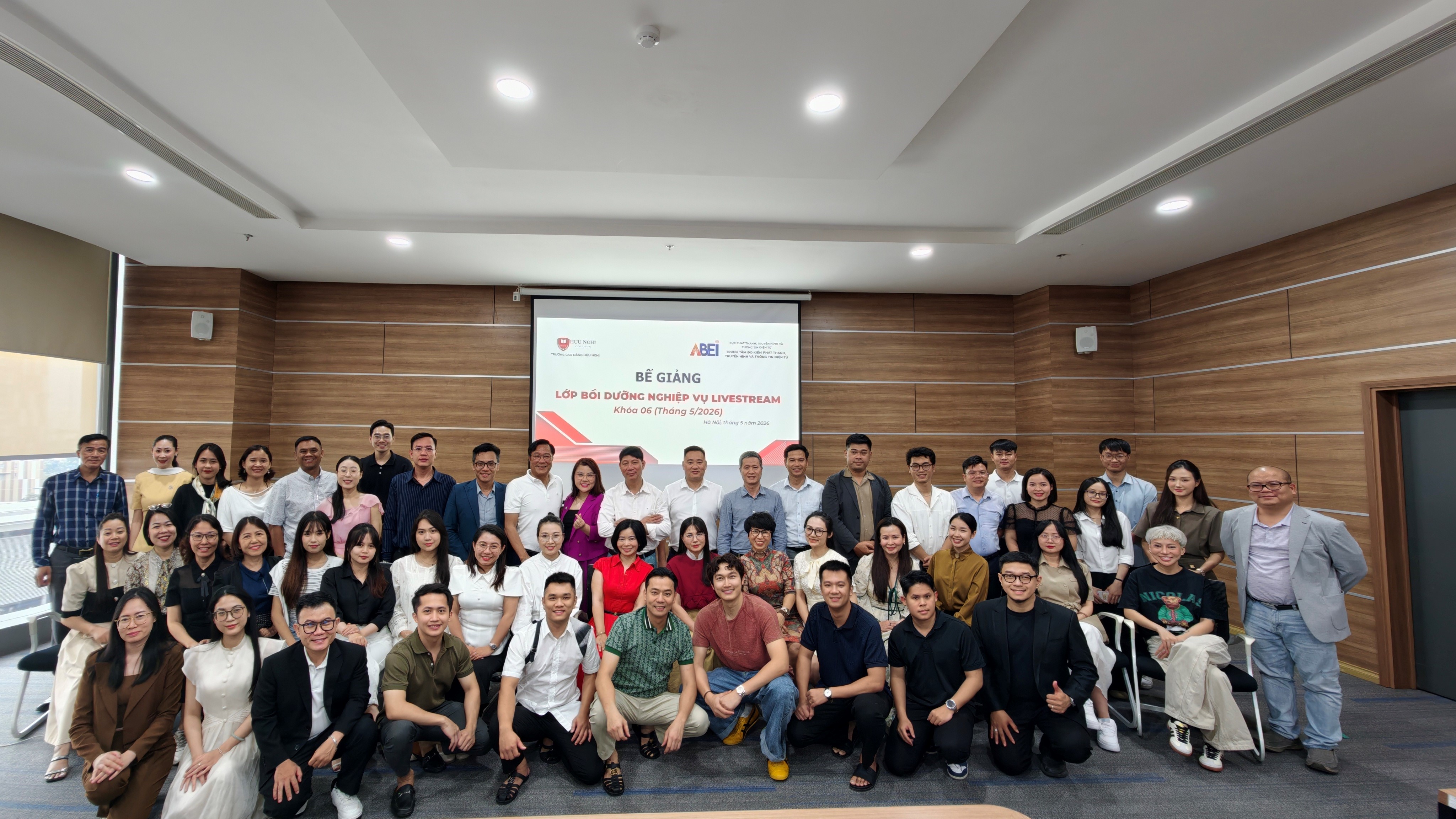 Trung tâm Đo kiểm phát thanh, Truyền hình và Thông tin điện tử (ĐKPTTH&TTĐT),Cục Phát thanh, Truyền hình và Thông tin điện tử,  Phó Cục trưởng Cục Phát thanh, Truyền hình và Thông tin điện tử, ông Nguyễn Chấn, Giám đốc TTĐKPTTH&TTĐT Nguyễn Thanh Hải 